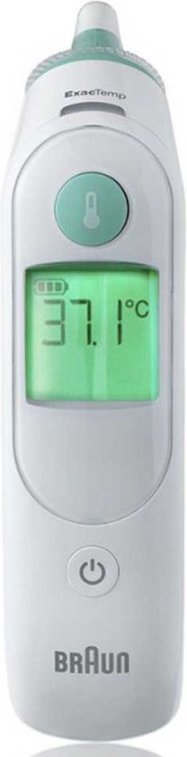 Witte oorthermometer van Braun met groen scherm waarop 37.1°C staat.
