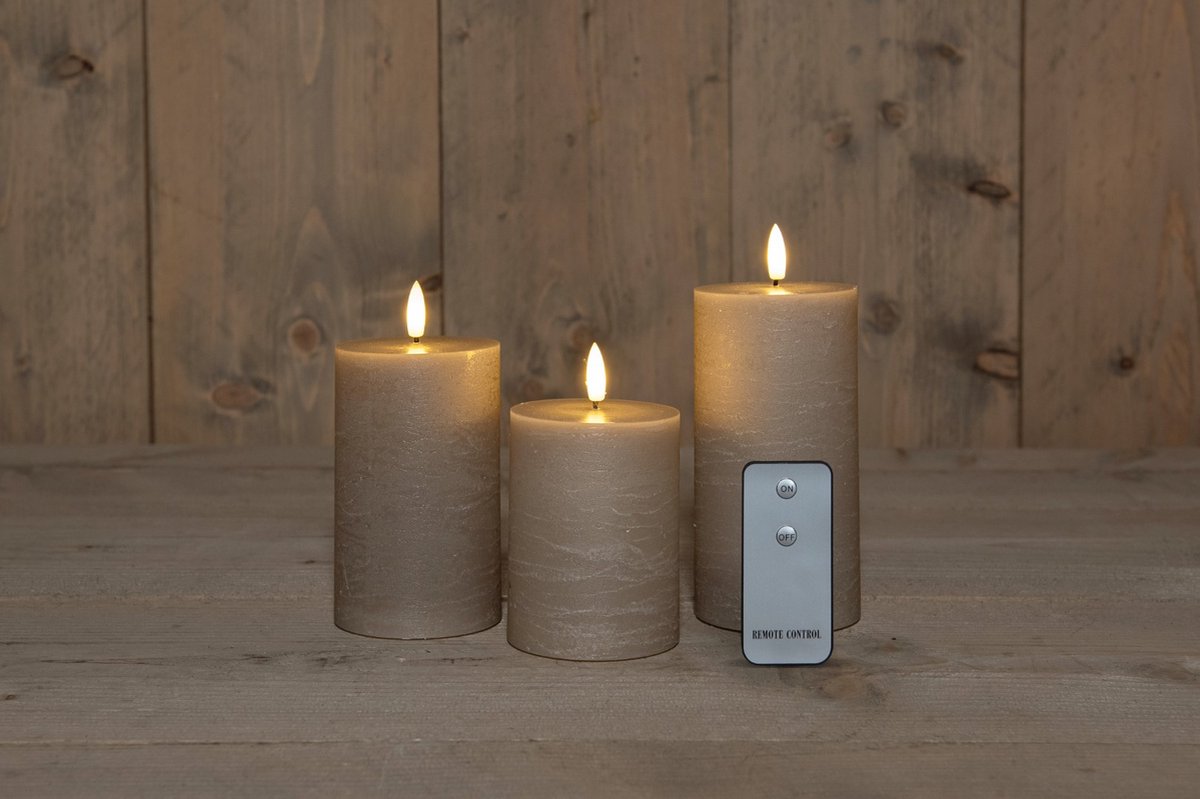 Anna's Collection - B.O. 3Pcs 3D Wick Taupe Candle 7,5X1012,515 cm...