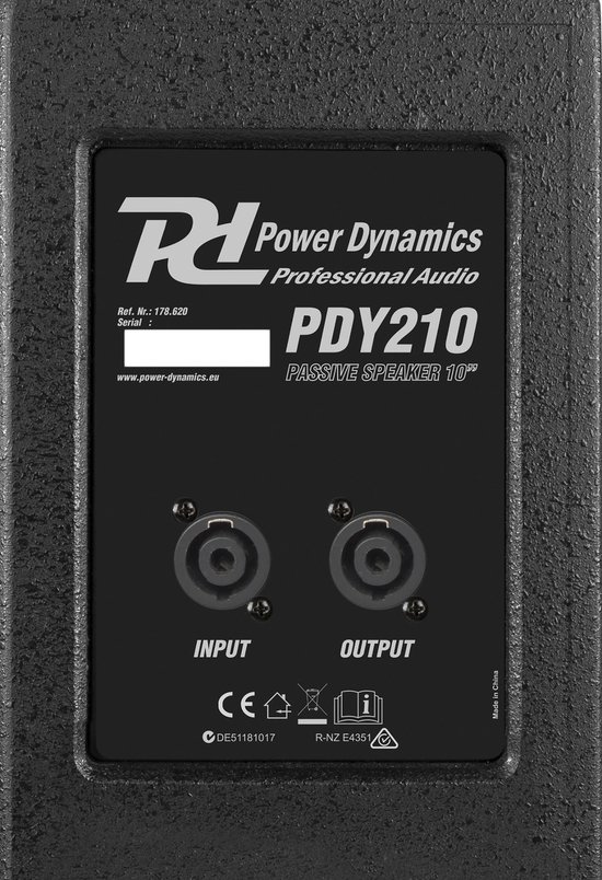 Achterkant van zwarte PDY210 passive speaker 10 inch met input en output aansluitingen.
