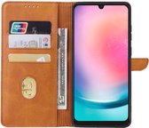 Smartphonica Samsung Galaxy A24 4G kunstleren hoesje met lipje en pashouders – Bruin / Kunstleer / Book Case geschikt voor Samsung Galaxy A24 4G