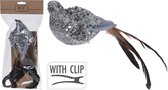 1x Zilveren decoratie vogeltjes/vogels op clip 25 cm - Woondecoratie/hobby/kerstboomversiering vogeltjes