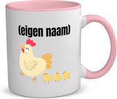 Akyol - kip met kuikens met eigen naam koffiemok - theemok - roze - Kippen - kippen liefhebbers - mok met eigen naam - iemand die houdt van kippen - verjaardag - cadeau - kado - 350 ML inhoud