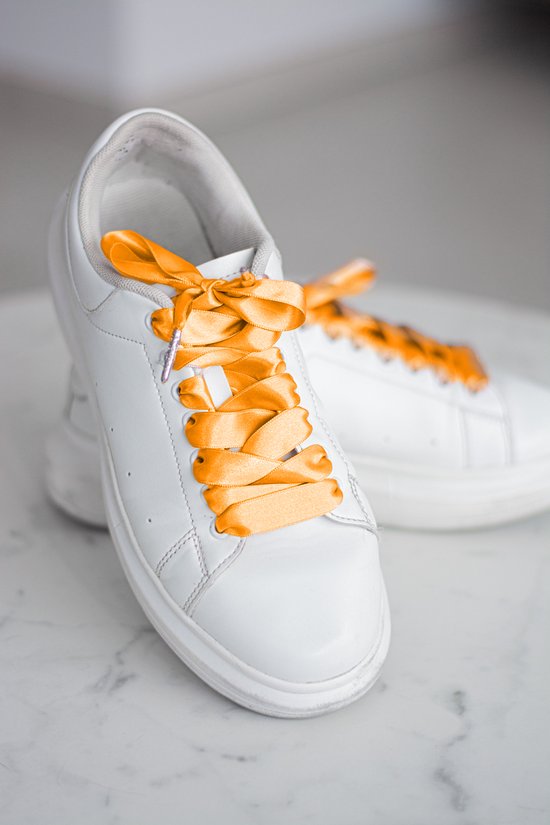 Schoenveters plat satijn luxe - oranje breed - 120cm met gouden stiften veters voor wandelschoenen, werkschoenen en meer