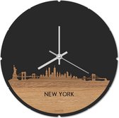 Skyline Klok Rond New York Eikenhout - Ø 44 cm - Stil uurwerk - Wanddecoratie - Meer steden beschikbaar - Woonkamer idee - Woondecoratie - City Art - Steden kunst - Cadeau voor hem - Cadeau voor haar - Jubileum - Trouwerij - Housewarming -