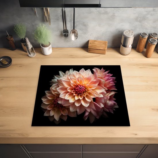 KitchenYeah® Inductie beschermer 59x52 cm - Dahlia - Bloemen - Roze - Zwart - Botanisch - Kookplaataccessoires - Afdekplaat voor kookplaat - Inductiebeschermer - Inductiemat - Inductieplaat mat