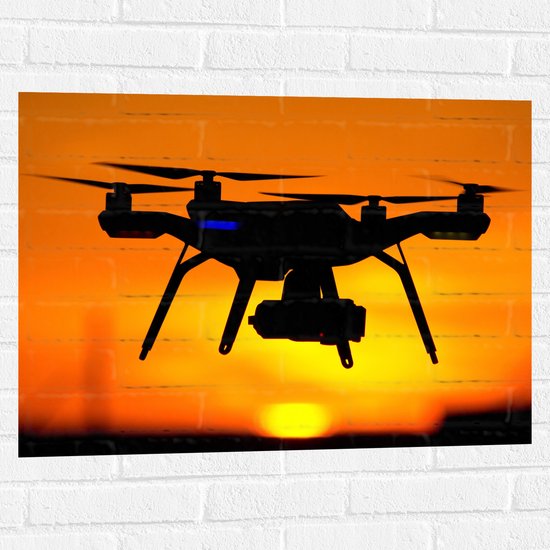Muursticker - Silhouette van Drone bij Zonsondergang - 80x60 cm Foto op Muursticker