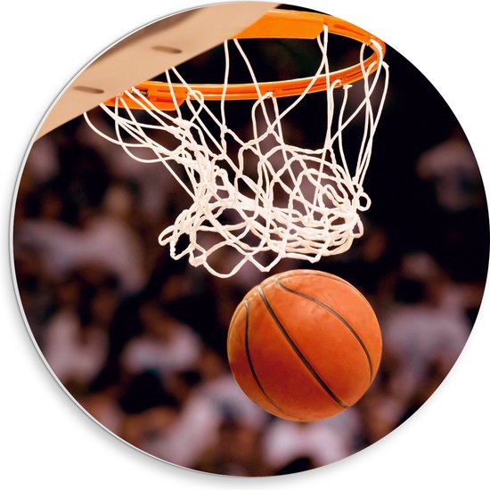 PVC Schuimplaat Muurcirkel - Basketbal door Basket in Vol Stadion - 30x30 cm Foto op Muurcirkel (met ophangsysteem)