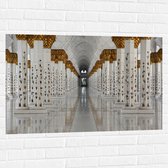 Muursticker - Pilaren met Gouden Details in Witte Tempel - 105x70 cm Foto op Muursticker