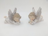 2 x Zilveren engeltje liggend 5,5 x 8 x 4 cm / Polystone / Glitter / Kerst / Set