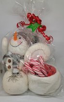 candy-canes-in-stoffen-sneeuwpop-snoep-winter/traktatie