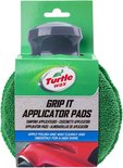 Verpakking Turtle Wax Grip It Applicator Pads met een groene microvezel pad.
