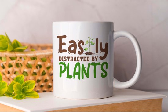 Mok Easily Distracted by Plants - Gardening - Gift - Cadeau - GreenThumb - PlantLover - FlowerGarden - Tuinieren - GroeneVingers - Plantenliefhebber - Bloementuin