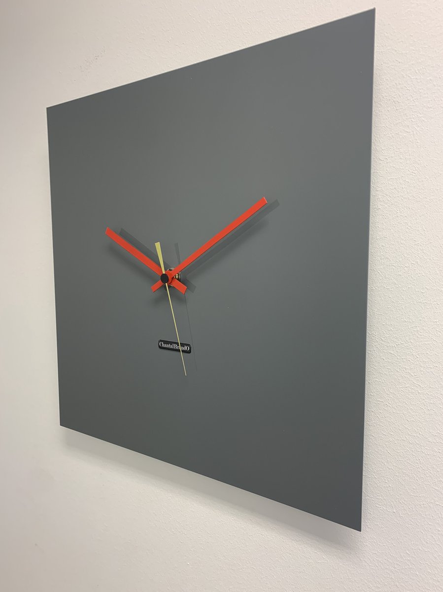 Wandklok CHANTALBRANDO -- TIME SQUARE 40 -- NARDO GREY -- MODERN DESIGN -- MADE IN HOLLAND - HOOGGLANS GRIJS