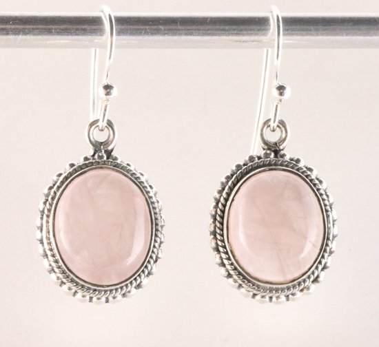 Bewerkte ovale zilveren oorbellen met rozenkwarts
