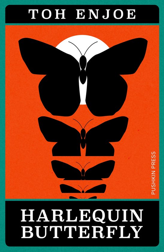 Boekomslag Harlequin Butterfly met zwarte vlinders op een oranje achtergrond. Tekst: TOH ENJOE, PUSHKIN PRESS, HARLEQUIN BUTTERFLY.