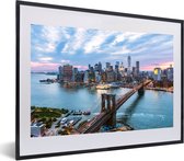 Fotolijst incl. Poster - New York - Brooklyn Bridge - Boot - 60x40 cm - Posterlijst