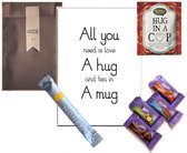 Thee en chocolade cadeau pakketje hug in a cup | A6 wenskaart, thee, chocolade, honing | beterschap knuffel steun opkikker vriendschap hart onder de riem | leuke kleine cadeautjes uitdeelcadeaus