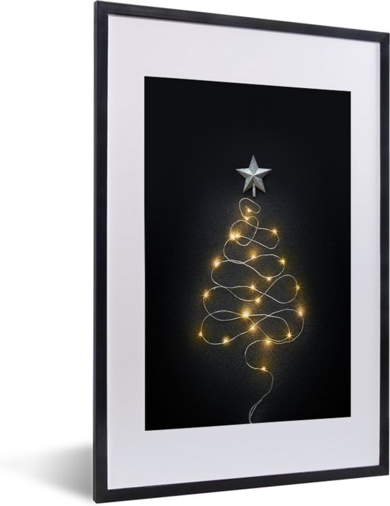 Photo en cadre - Nature morte d'un sapin de Noël réalisé avec un cadre photo cordon lumineux noir avec passe-partout blanc 40x60 40x60 cm - Affiche sous cadre (Décoration murale salon / chambre)