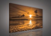 Canvas Schilderij - Zonsondergang - Strand - Wolken - Zon - Zee - Inclusief Frame - 100x75cm (lxb) - Geel