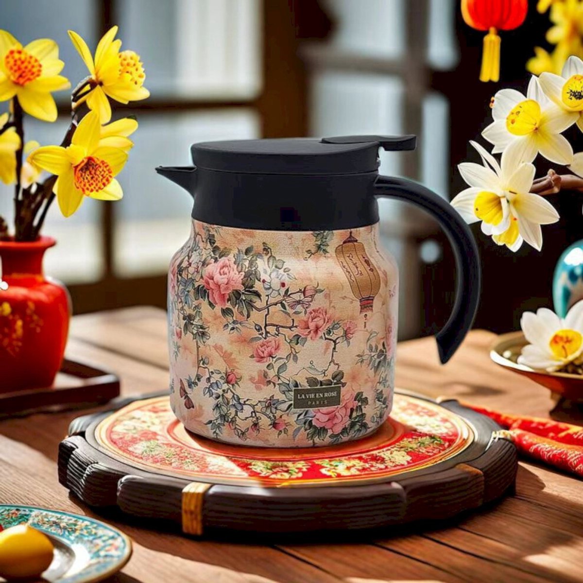 Geïsoleerde theepot met retro bloemenprint en theezeefje, 800 ml