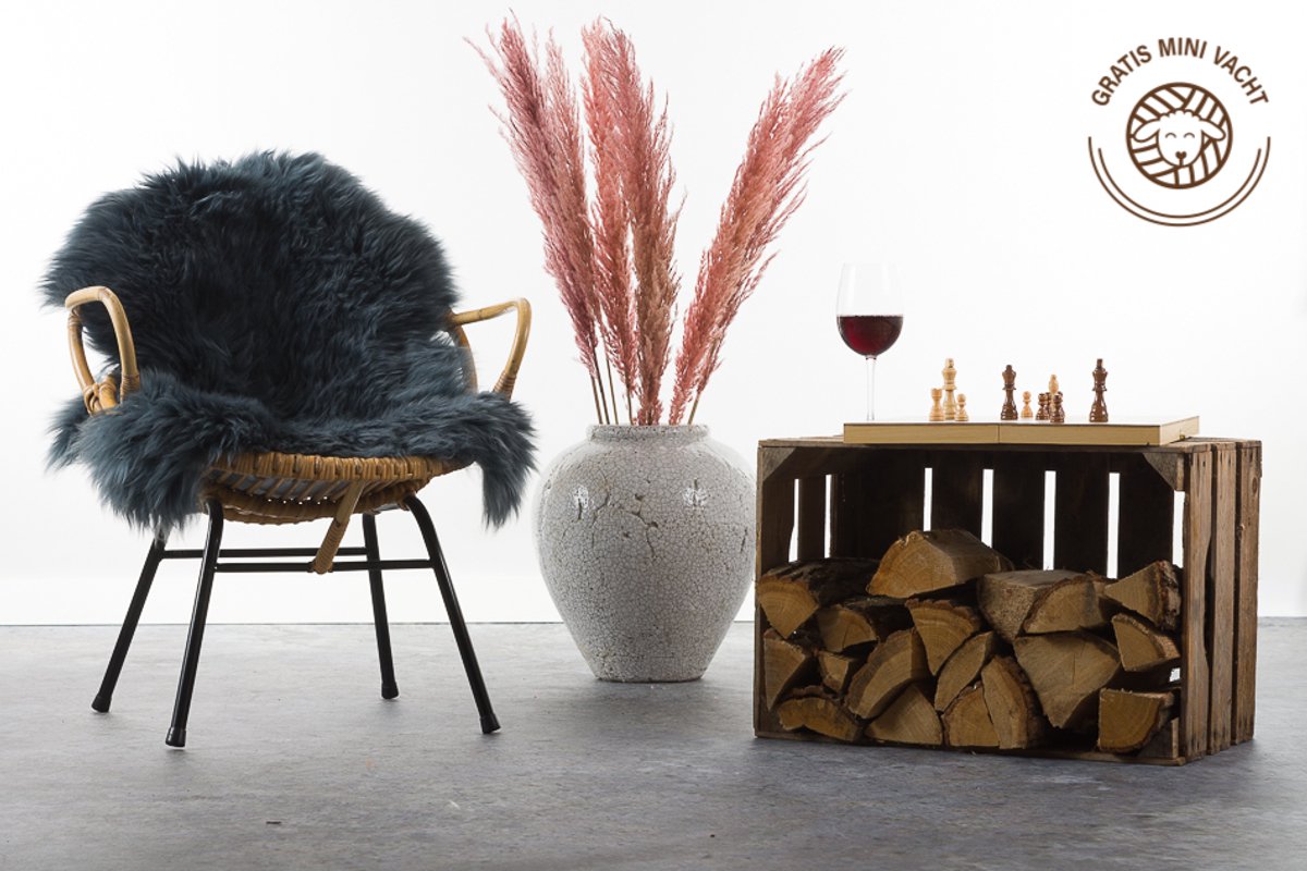 Donkergrijze schapenvacht - Klein donker grijs schaapsvacht - Kleine grijze vacht schapenvel stoel bank decoratief - Decoratieve vachtje aankleding - velletje tafel
