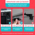 Illustratie van een kinderslot dat wel en niet past op kasten, met afmetingen aangegeven.