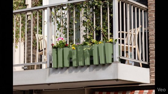 Vercony - Plantenbak voor Balkon met Spijlen - Plantenbak voor Buiten - Binnen en Buitenkant Beplant - Recyclebaar - 30x34x30cm - Made in NL - Olijfgroen
