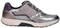 Zilverkleurige Gabor Rollingsoft sneaker met roze veters en paarse accenten.
