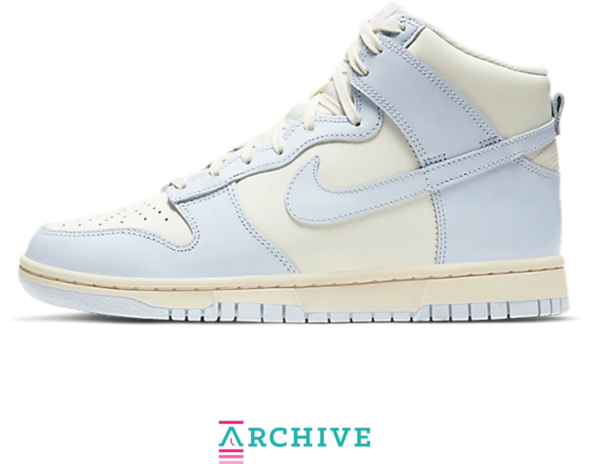 Nike Dunk High Sail Football Dames Sneakers Wit