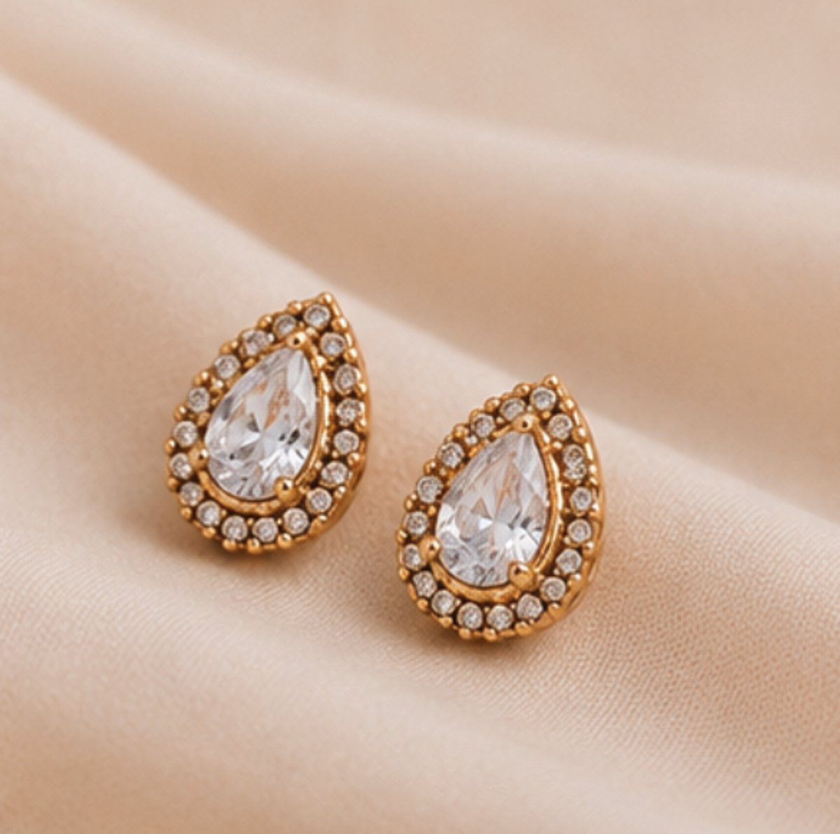 Rivello – Oorbellen Dames Goud Druppel Zirkonia Halo – Verguld Roestvrij Staal – Nikkelvrij – Cadeau Voor Haar