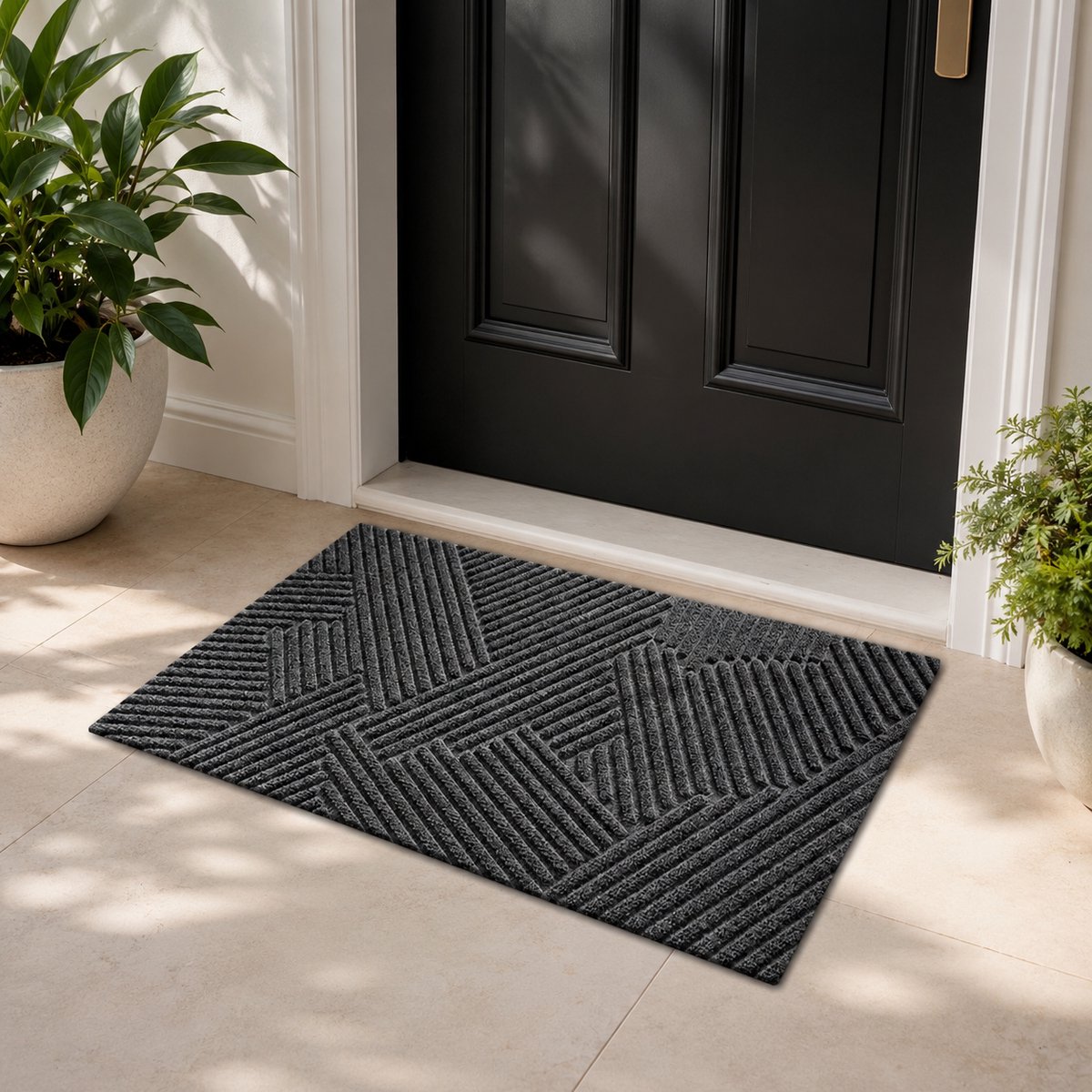 Antislip Deurmat met Streepjesdesign – Grijs– Polyester – 75cm x 45cm - Rubberen Onderkant – Gemakkelijk Schoon te Maken – Ideaal voor Entree, Veranda of Garage - 75cm x 45cm