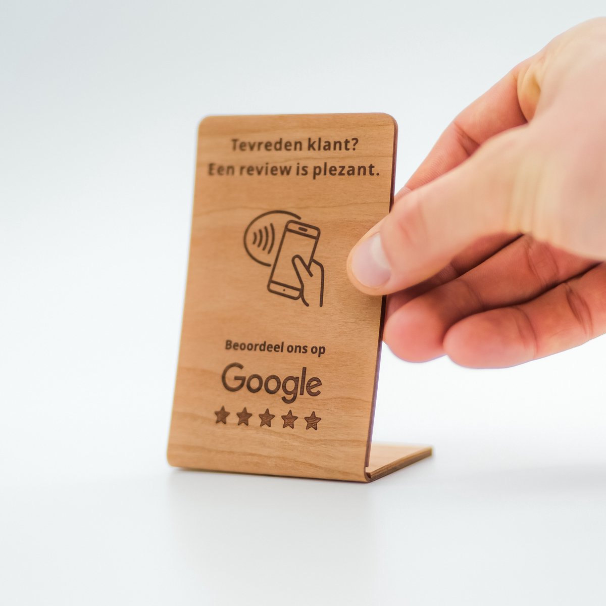 Happy Cards - Houten Google Review Kaart - NFC reviewkaart in kersenhout - ‘Een review is plezant.’