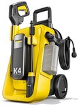 Karcher K4 Comfort Premium hogedrukreiniger in het geel, met slang, pistool en reinigingsmiddelfles.