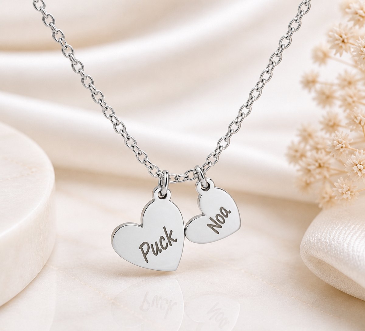 Ketting Saar Zilver gepersonaliseerd sieraad met naam gegraveerd, leuk persoonlijk cadeau voor moeder, vrouw of vriendin.