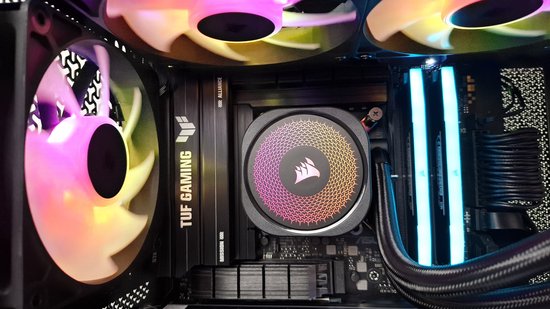 Xenith Epic Corsair Ultra Plus - Core Ultra 7 270K Plus - GeForce RTX 5090 - 64 GB RGB DDR5 - 4 TB Samsung ssd - Windows 11 Pro