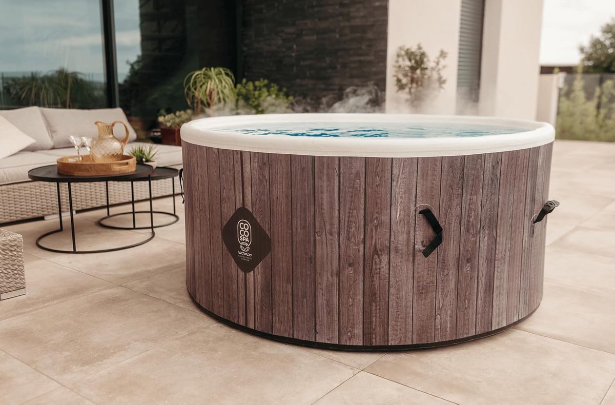 Opblaasbare Jacuzzi 150x150x70 cm – 2-4 Personen – 140 AirJet Bubbelmassage – 2240W Verwarming – 800L Rond Whirlpool Spa – Houtlook Luxe Bubbelbad – Binnen & Buiten – Laura