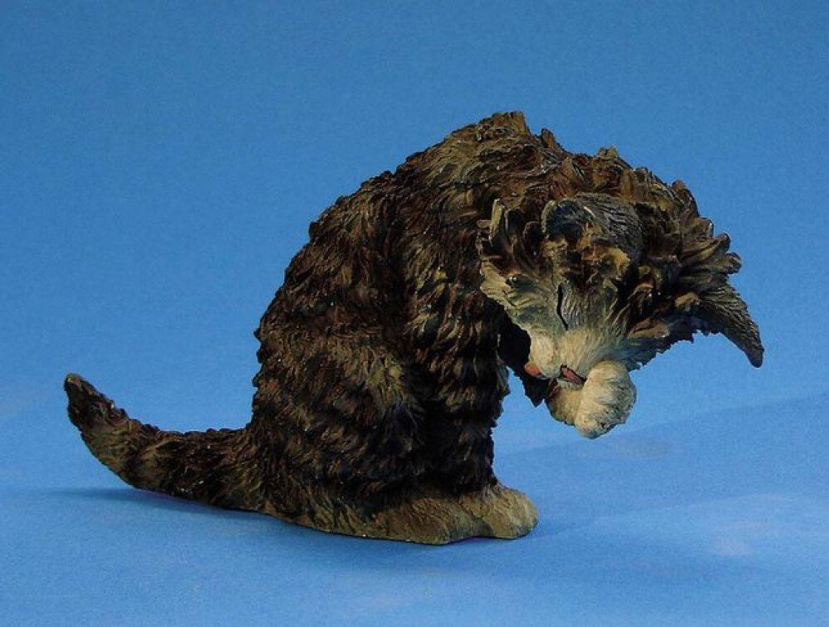 Parastone Kattenbeeldje – Kat wast zichzelf – Parastone – ca. 6 cm – Polystone - Melina Donker