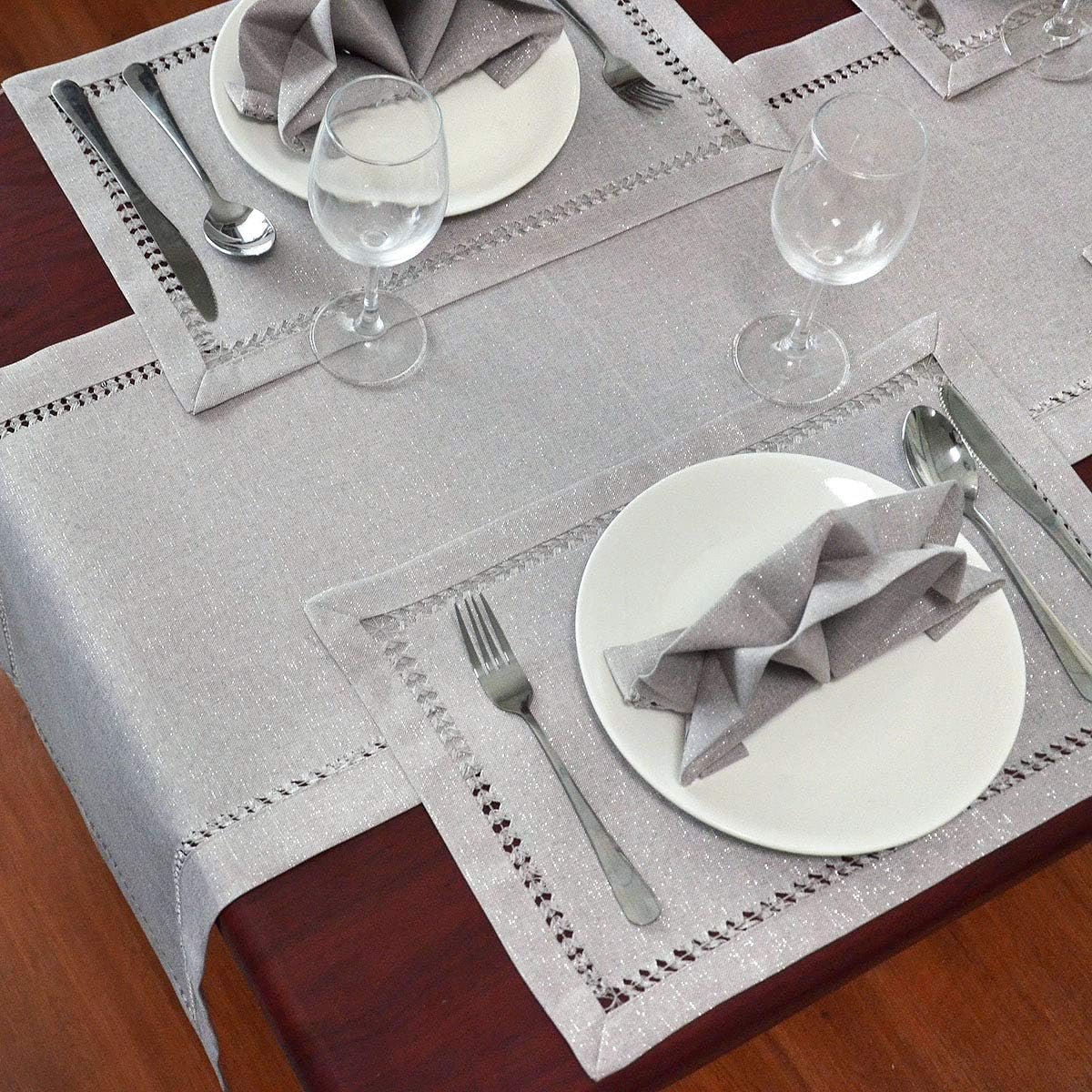 Tafel Runner - Dressoir Sjaal - Eettafel Decoratie - Hand gestikt - 14 x 72 inch - Lichtgrijs