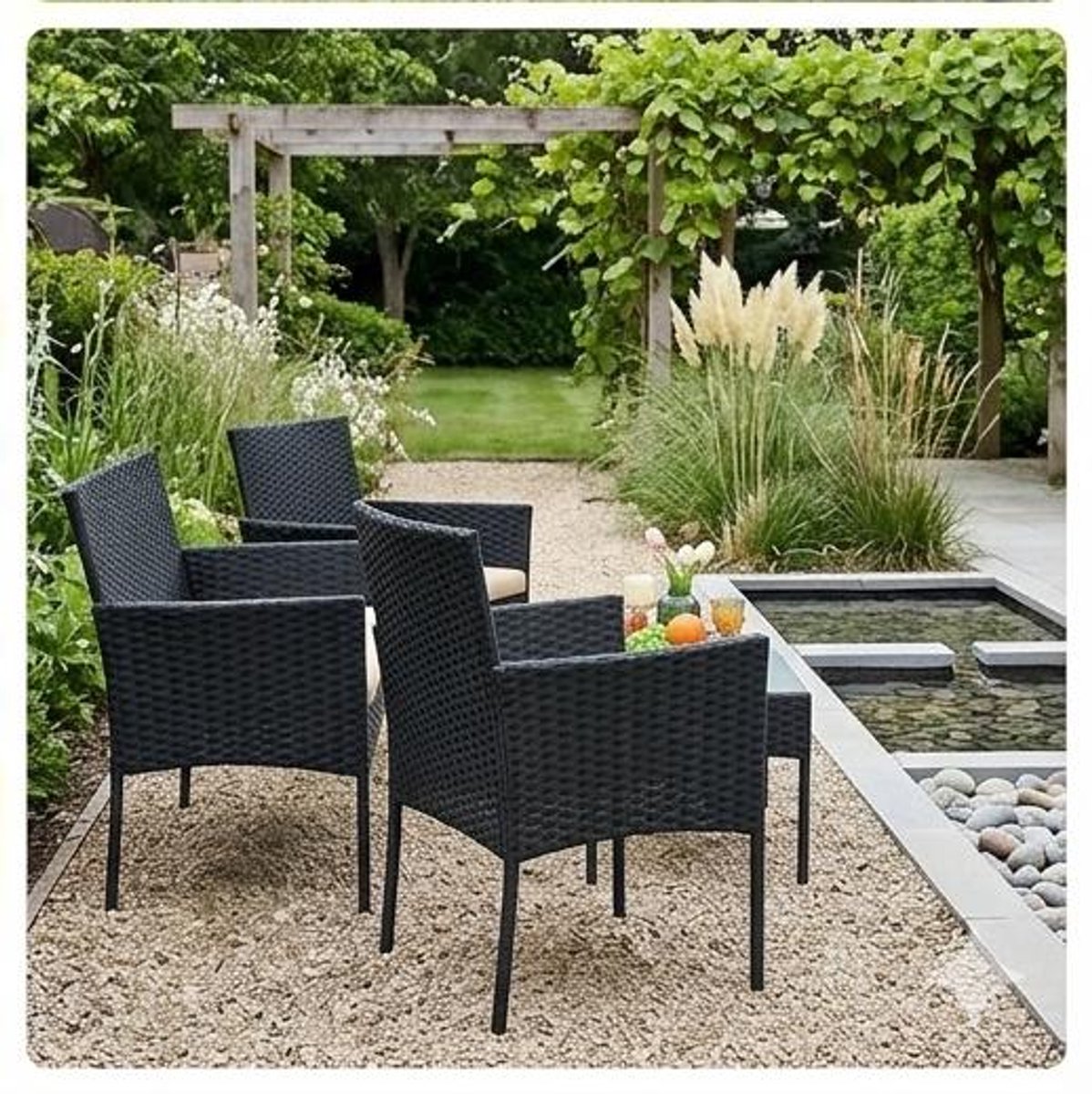 Tuinmeubelset 4-delig – Balkonset met Tafel, 2 Stoelen & 2-Zitsbank, Polyrotan Loungeset met Kussens & Glazen Tafelblad, Weerbestendig, Zwart/Grijs – Urbanhome