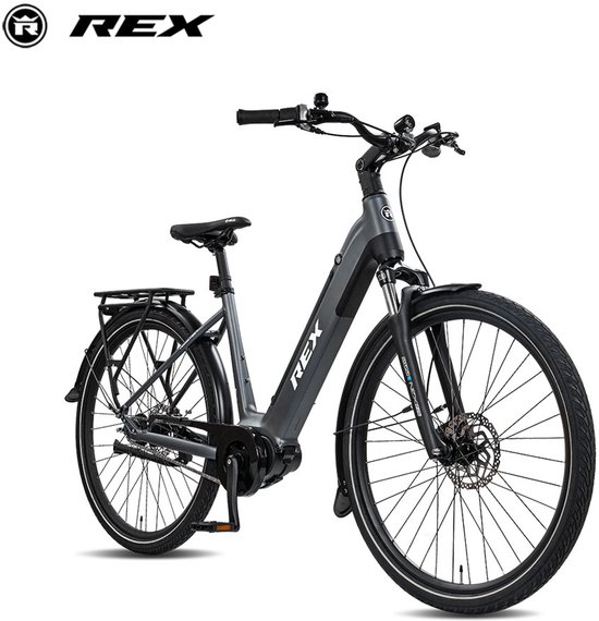 Grijze REX elektrische damesfiets met bagagedrager, voorwiel- en achterwielreflectoren, en verende voorvork.