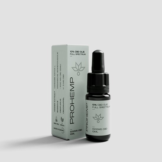 ProHemp CBD olie 10% full spectrum 10ml in glazen flesje met zwarte druppelaar, naast de kartonnen verpakking.