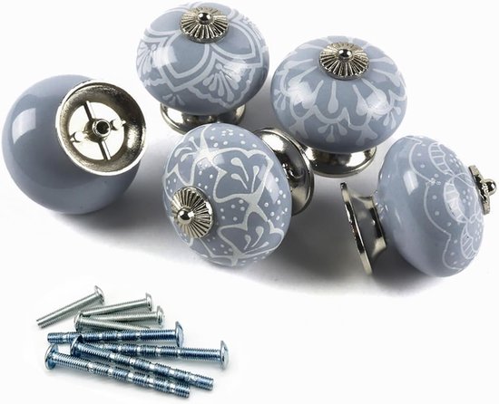 Set van 5 lichtblauwe keramische knoppen met decoratief wit patroon, zilverkleurige voet en bijpassende schroeven.