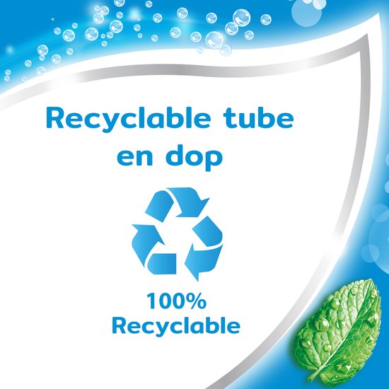 Tekst 'Recyclable tube en dop' met een recycling symbool en '100% Recyclable' tekst op een blauwe, bubbelende achtergrond.