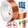 Twee rollen koperfolie tape met witte beschermlaag. Gemarkeerd met '20 METER'. Slakken met kruis erdoor.