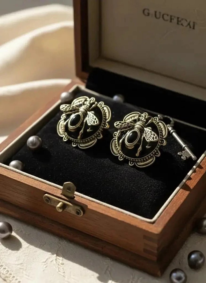 Dorvina Messing Goud Zwart Kleur Kralice Bij Knop Model Vintage Dames Oorbellen