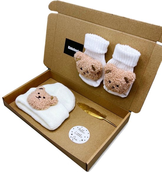 Kraamcadeau Brievenbuspakket Witte muts + sok - cadeau babyshower, cadeau zwangerschap felicitatie, geboortecadeau, babymuts en babysokjes - kraamcadeau rechtstreeks versturen mogelijk — afbeelding 4