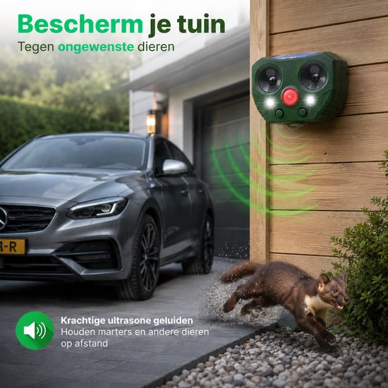 Liveno dierenvijver, gemonteerd aan houten schutting, stoot een marter af die uit de struiken springt. Tekst: Bescherm je tuin tegen ongewenste dieren.