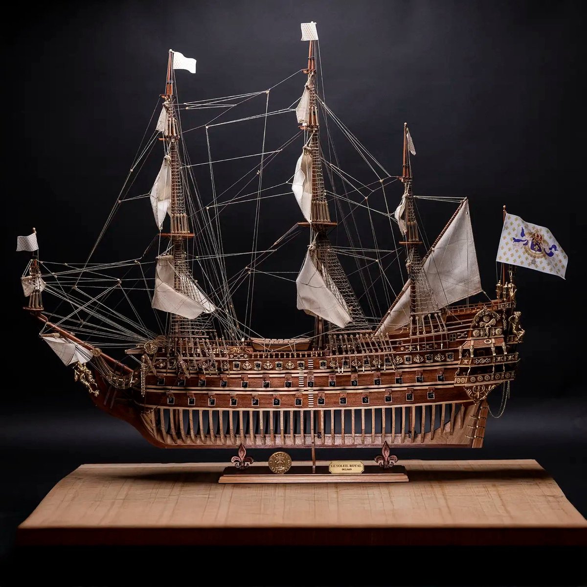 OcCre PR002 Le Soleil Royal houten scheepsmodelbouwpakket - genummerde oplage van 699 stuks