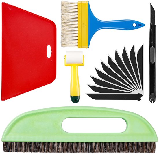 Complete 6-delige behangset bestaande uit een borstel, naadroller, rood plamuurmes, hobbymes en reservemesjes.