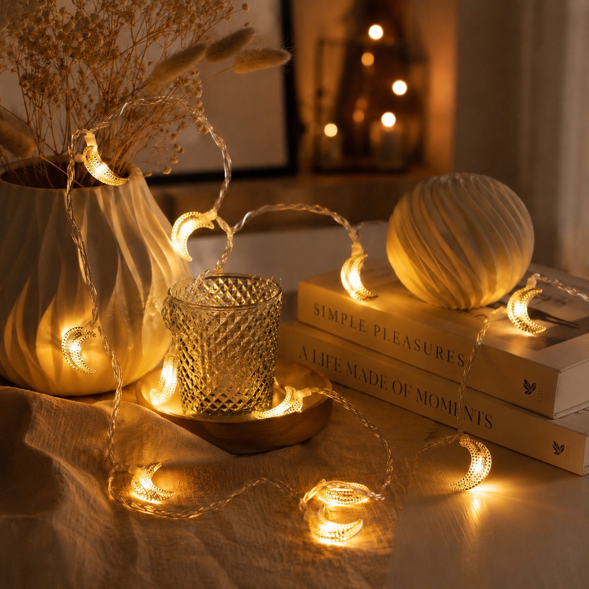 Lynn's Led Maantjes Lichtsnoer - 3 meter - 20 Lichtjes - Warm Wit - Batterij - Slaapkamer